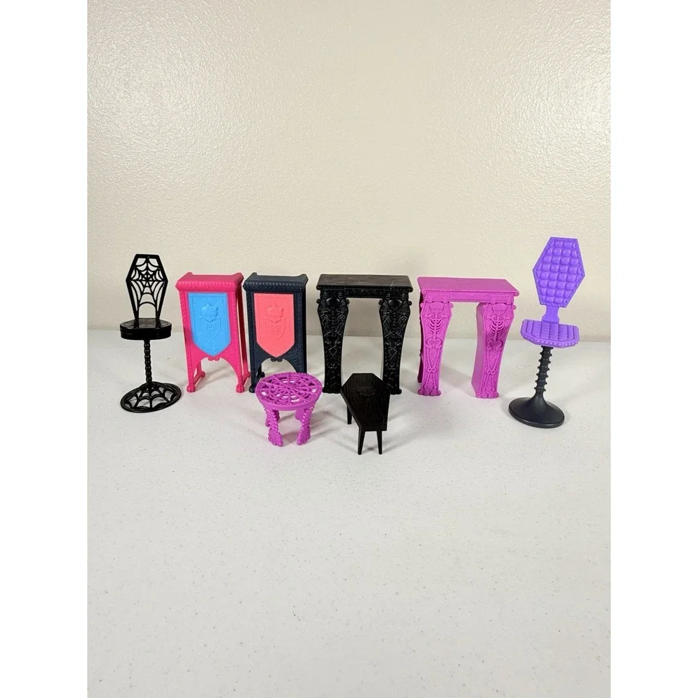 Monster High Mixed Doll Furniture Accessory Lot Beds Chairs Dolls Parts Clothes